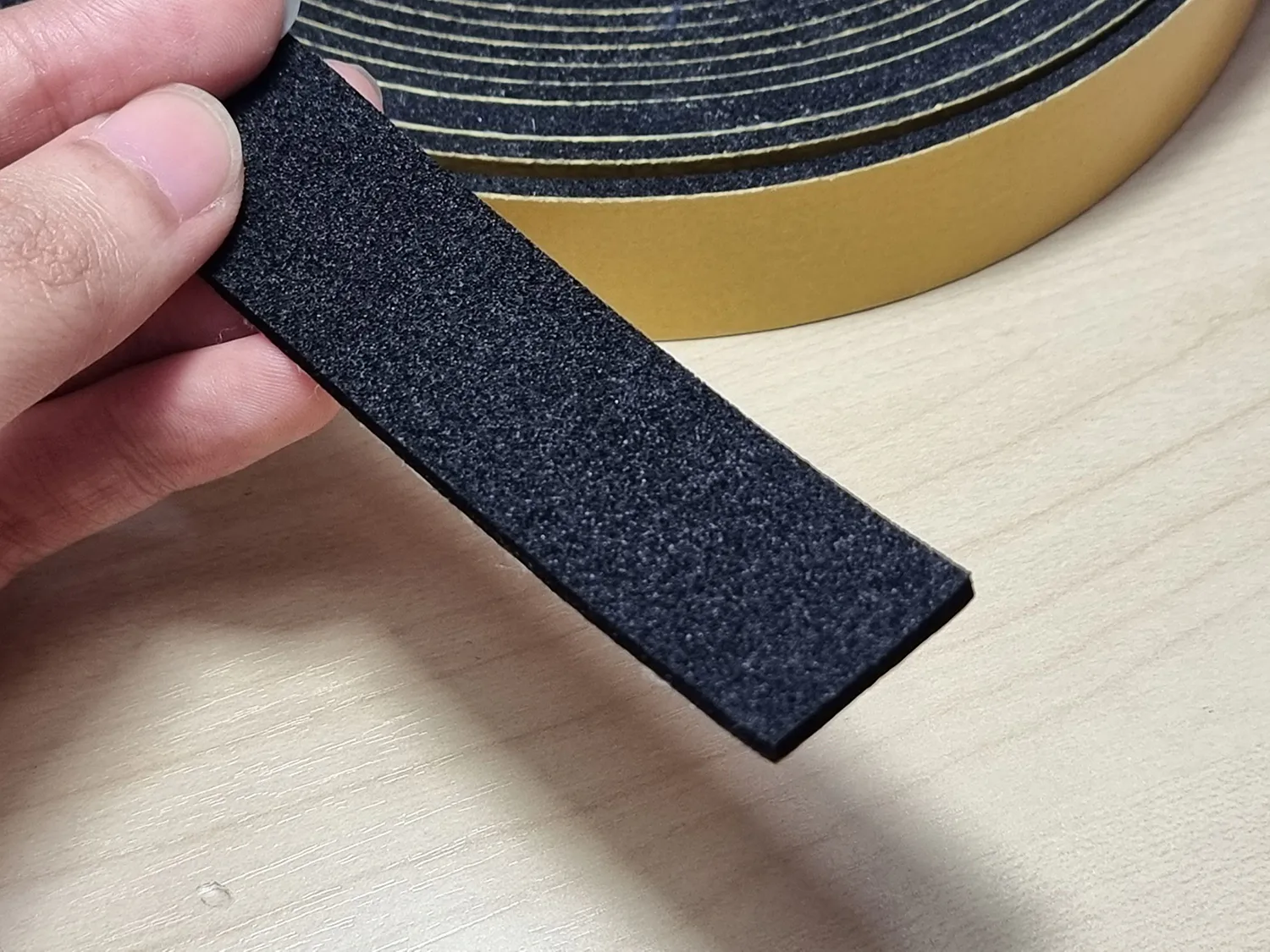 EPDM 闭孔泡棉密封条 题图